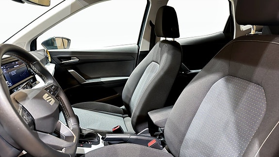 Seat Arona 8 of 18