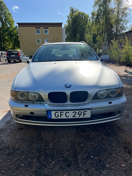 BMW 520i 4 of 21