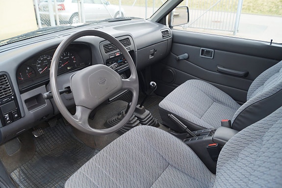 Nissan King Cab 10 of 16
