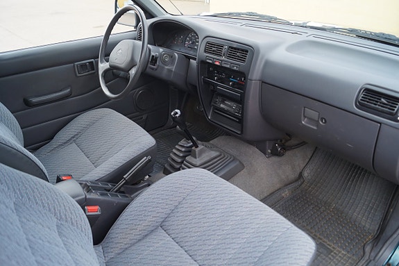 Nissan King Cab 11 of 16