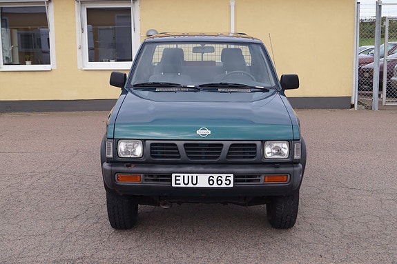 Nissan King Cab 6 of 16