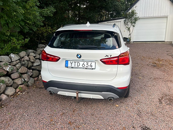 BMW X1 2 of 5