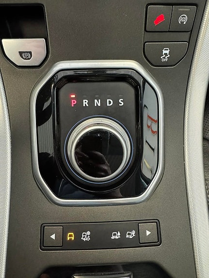 Land Rover Range Rover Evoque 17 of 27