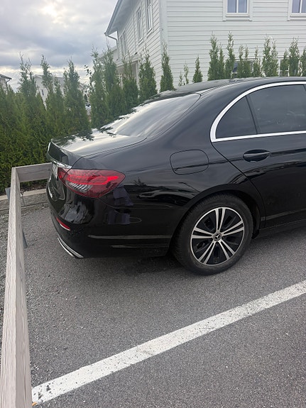 Mercedes-Benz E220 d 4 of 9