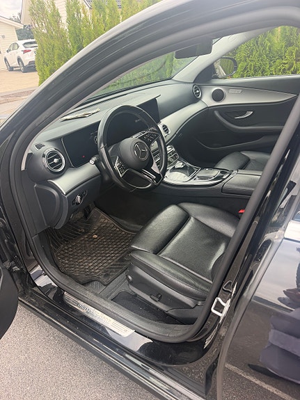 Mercedes-Benz E220 d 9 of 9