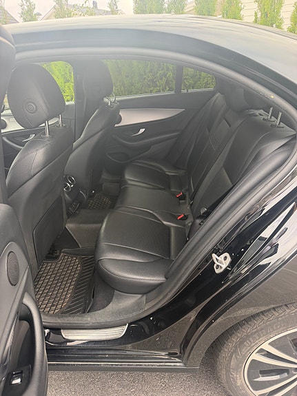 Mercedes-Benz E220 d 8 of 9