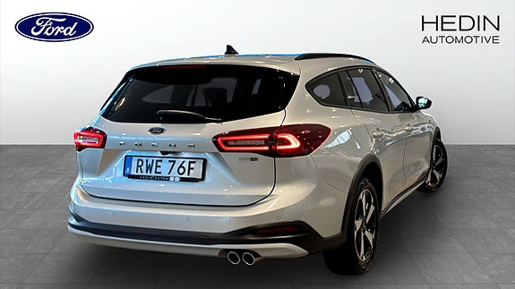 Ford Focus 2 of 13
