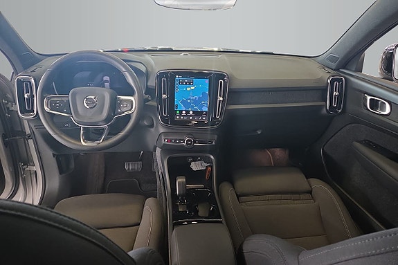 Volvo XC40 12 of 14