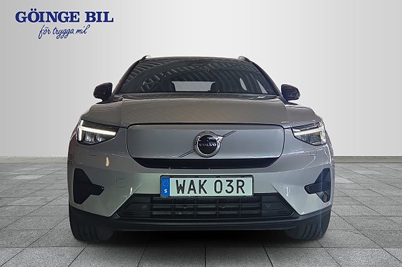 Volvo XC40 3 of 14