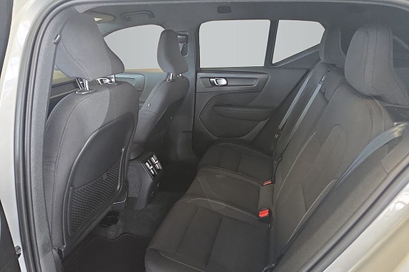 Volvo XC40 11 of 14