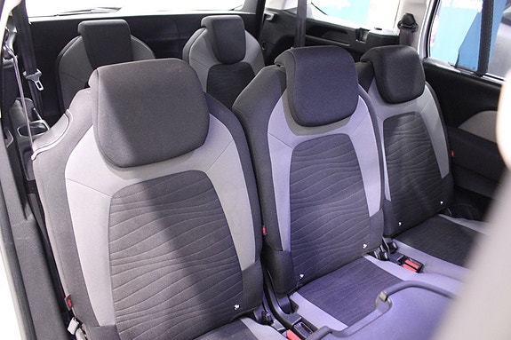 Citroen Grand C4 Picasso 23 of 28