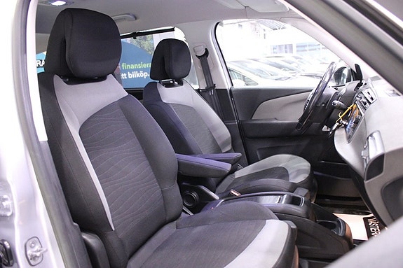 Citroen Grand C4 Picasso 20 of 28