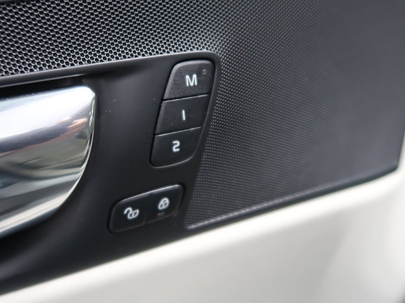 Volvo XC60 17 of 30
