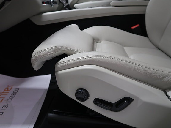 Volvo XC60 18 of 30