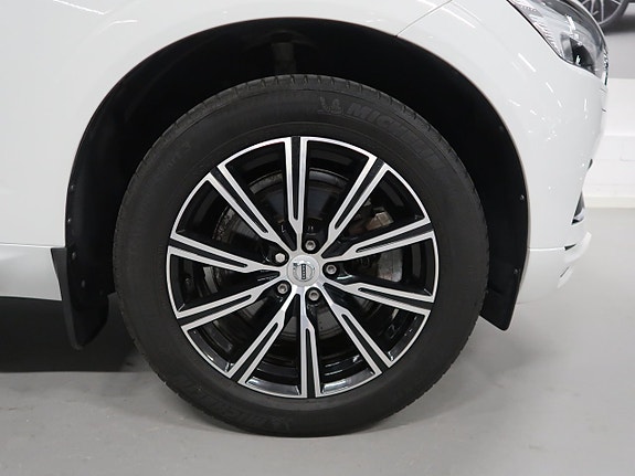 Volvo XC60 11 of 30