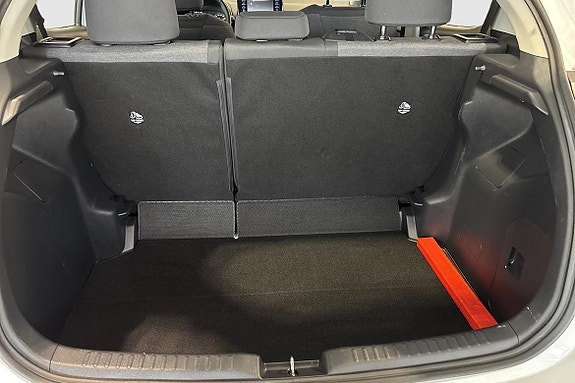 Toyota Yaris 13 of 13