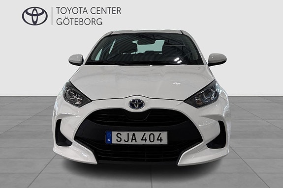 Toyota Yaris 8 of 13