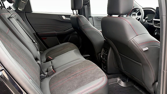 Ford Kuga 5 of 9