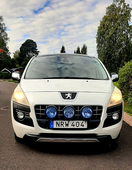 Peugeot 3008 2 of 5