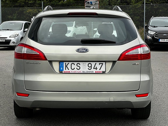 Ford Mondeo 19 of 21