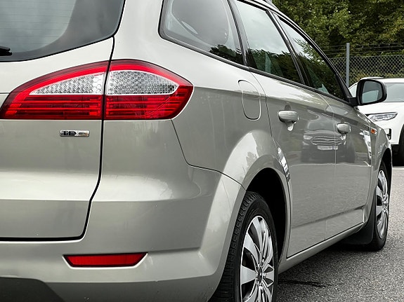 Ford Mondeo 18 of 21