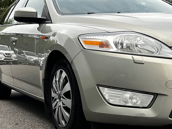 Ford Mondeo 15 of 21