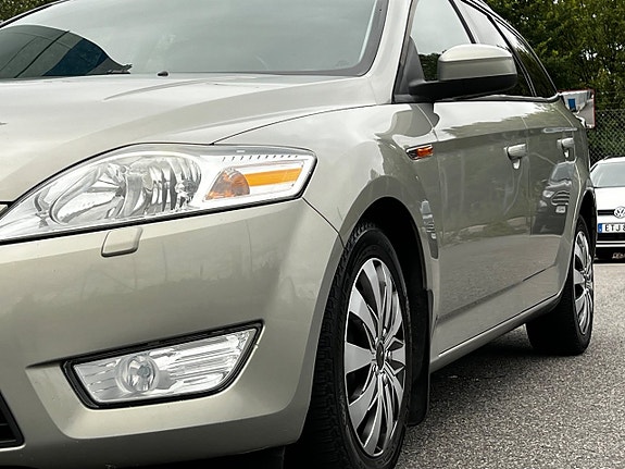 Ford Mondeo 17 of 21