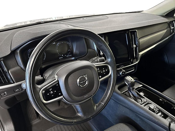 Volvo V90 Cross Country 9 of 12