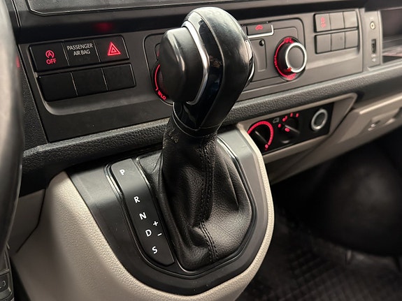 Volkswagen Transporter 25 of 30