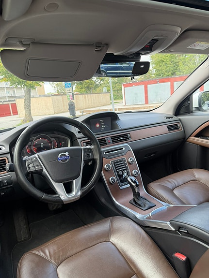 Volvo XC70 8 of 13