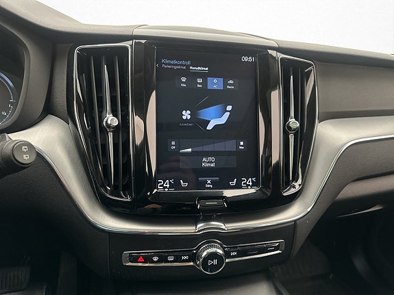 Volvo XC60 21 of 30
