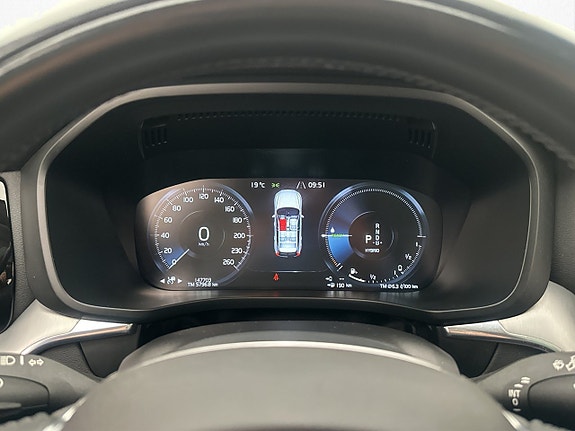Volvo XC60 16 of 30