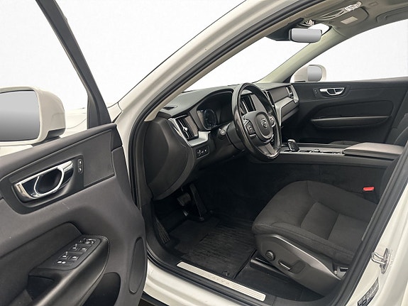 Volvo XC60 11 of 30