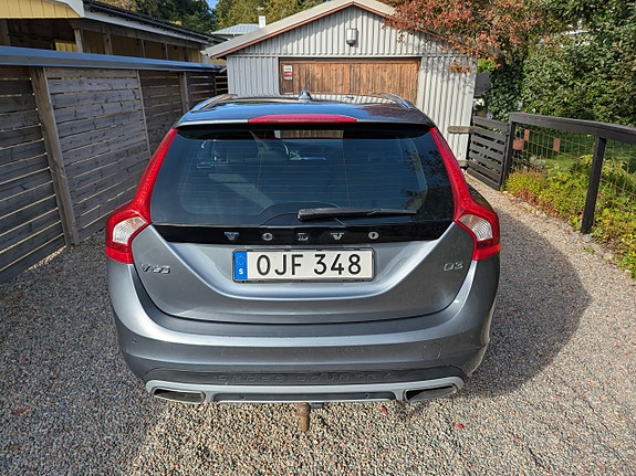 Volvo V60 Cross Country 5 of 9