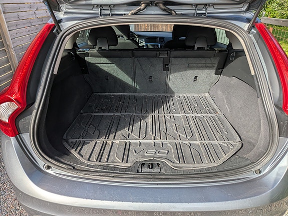 Volvo V60 Cross Country 3 of 9