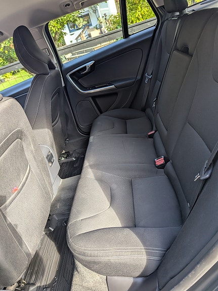 Volvo V60 Cross Country 8 of 9