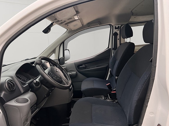 Nissan NV200 14 of 29