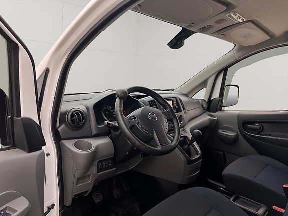 Nissan NV200 13 of 29