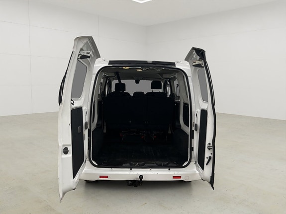 Nissan NV200 11 of 29