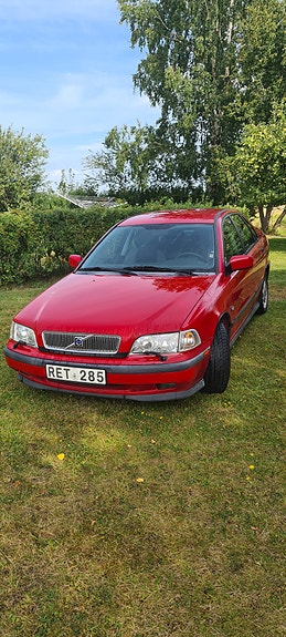 Volvo S40 2 of 2