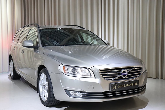 Volvo V70 2 of 26