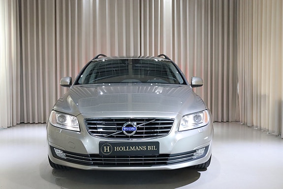 Volvo V70 5 of 26