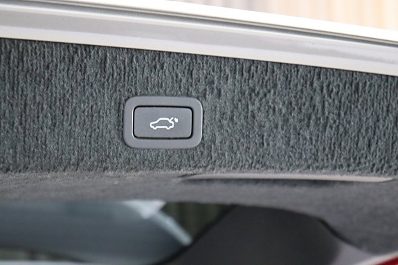 Volvo V70 11 of 26