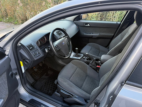 Volvo V50 4 of 6