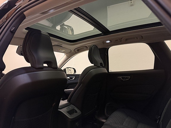 Volvo XC60 14 of 30