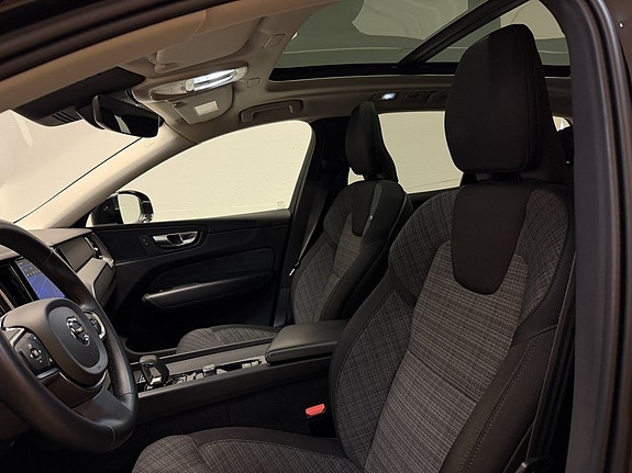 Volvo XC60 10 of 30
