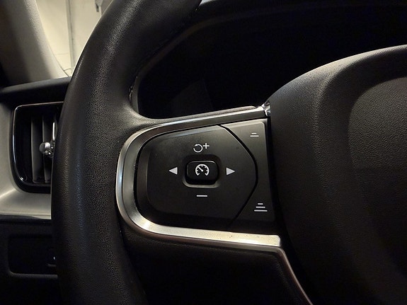 Volvo XC60 24 of 30