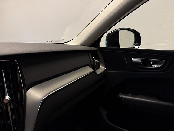 Volvo XC60 26 of 30