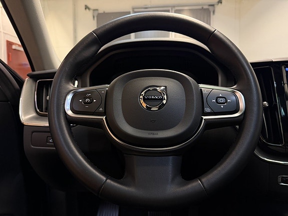 Volvo XC60 22 of 30