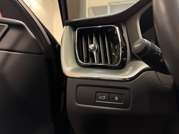 Volvo XC60 27 of 30